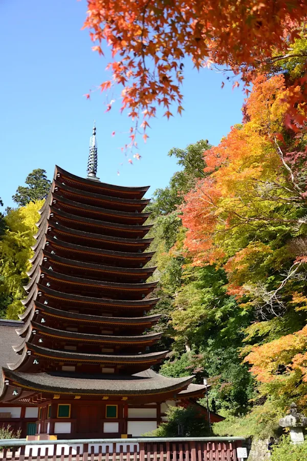 談山神社の十三重の塔